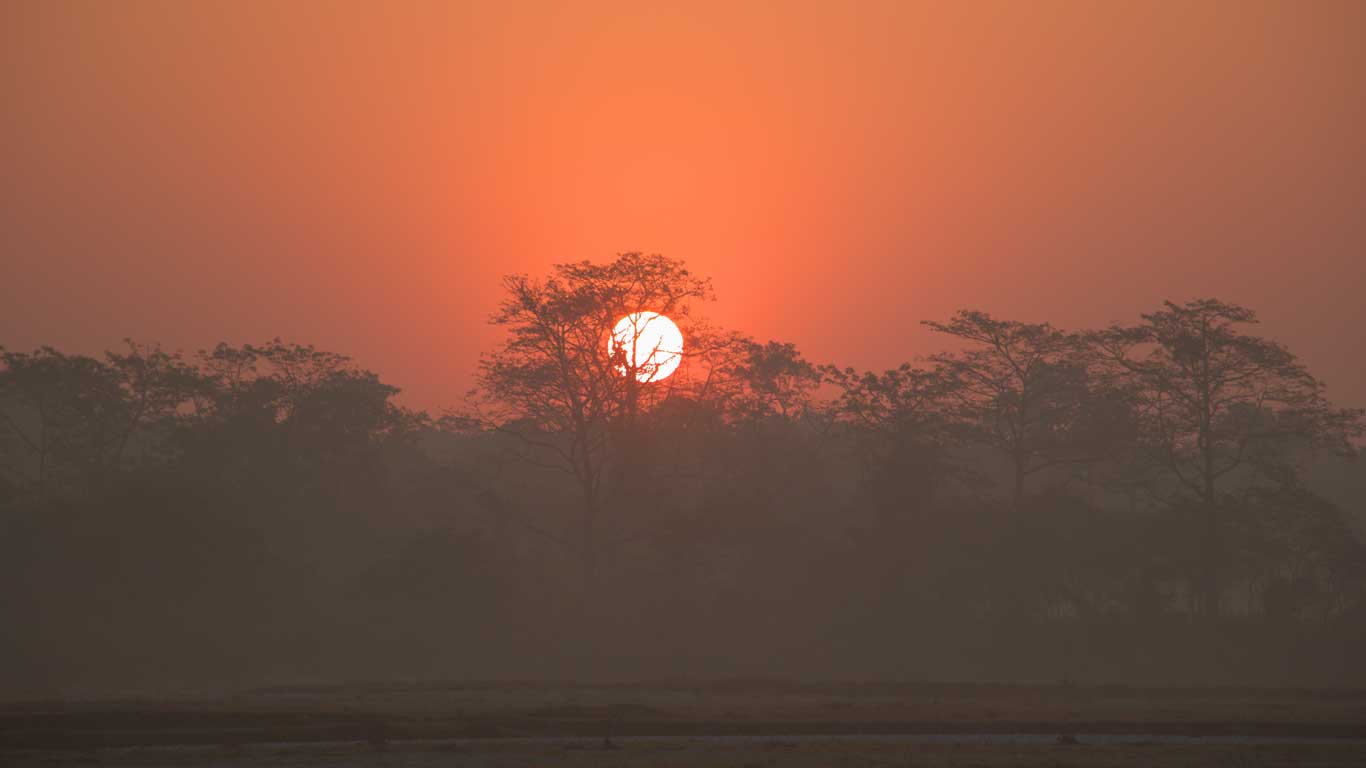 Morning over river Murti